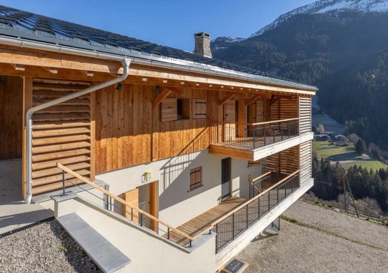 CHALET - © LES GALETAS DU MONT BLANC CHALET