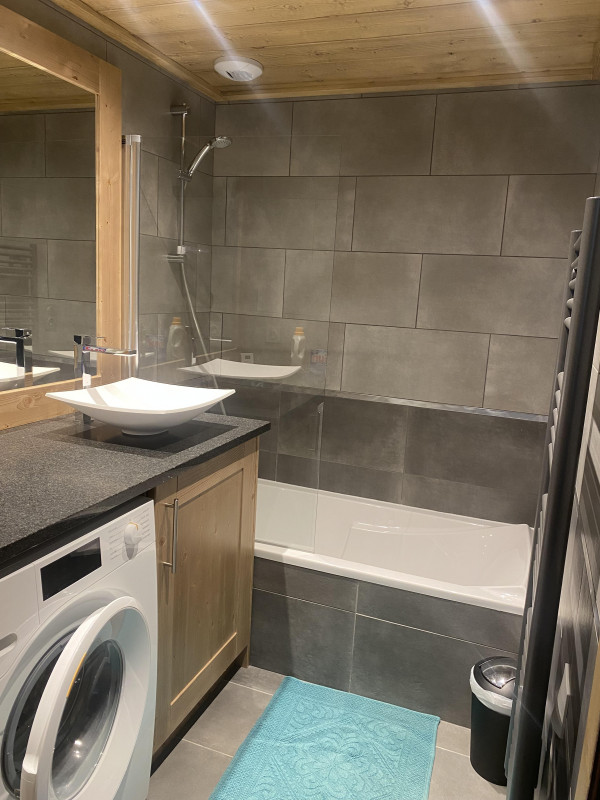 salle_de_bain.jpeg salle_de_bain.jpeg