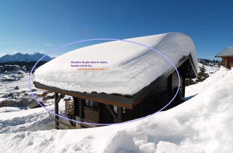 Chalet Le Choucas, vue côté du Gîte depuis le parking rue du Mirantin
