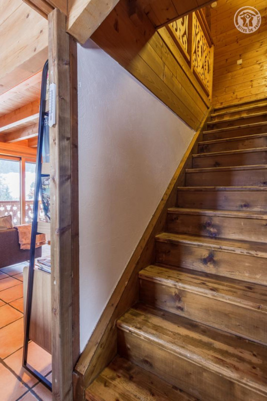 escalier de salle principale vers haut