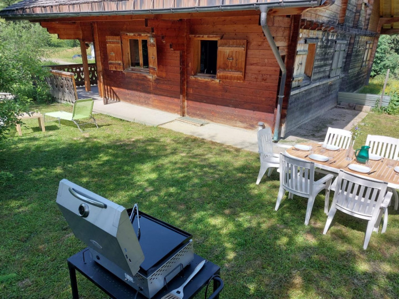 BBQ / jardin niveau cuisine/salon