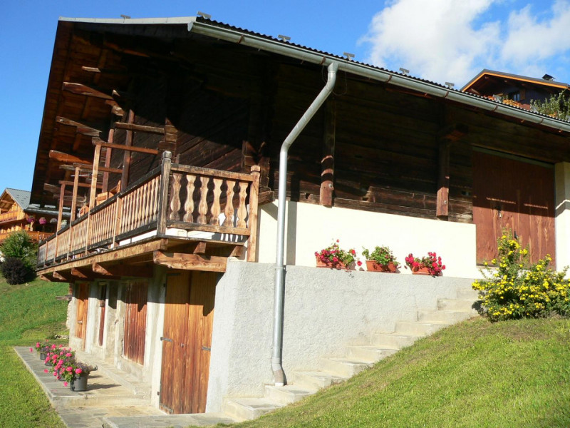 Chalet et son espace - © Gîtes de France Chalet et son espace