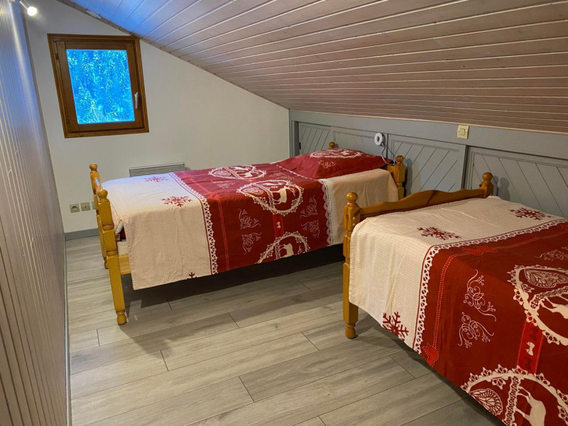 Chambre 2 : 2 lits de 90x190