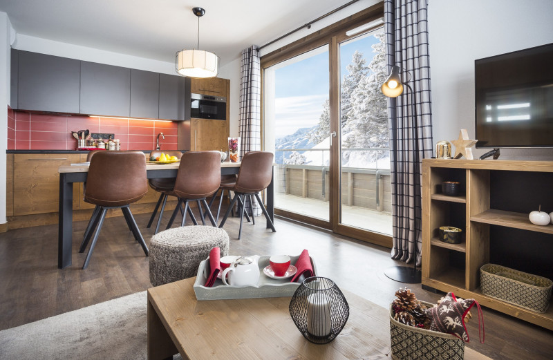800x600-salon-cuisine-10-mmv-lessaisies-les-chalets-des-cimes-manureyboz-h18-copier-8168949-12369652