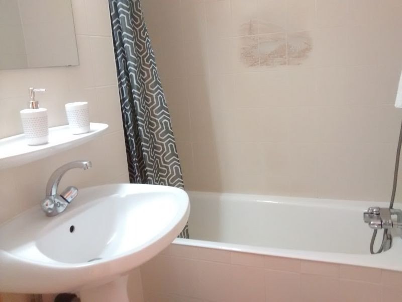 _lv_images___lot_0000000879_06_12235745