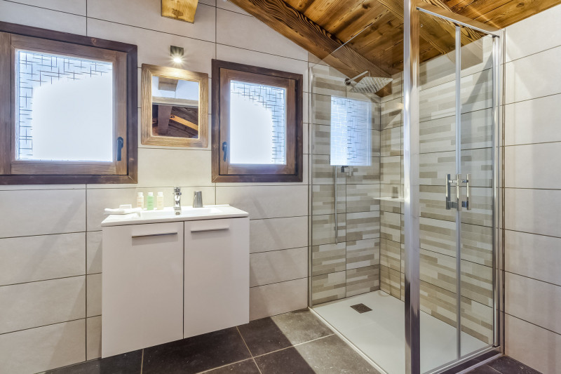 _lv_images__lot_0000000830_06_12981127 _lv_images__lot_0000000830_06_12981127