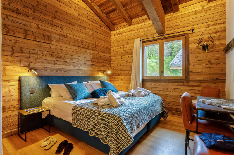 _lv_images__lot_0000000830_07_12981128 _lv_images__lot_0000000830_07_12981128