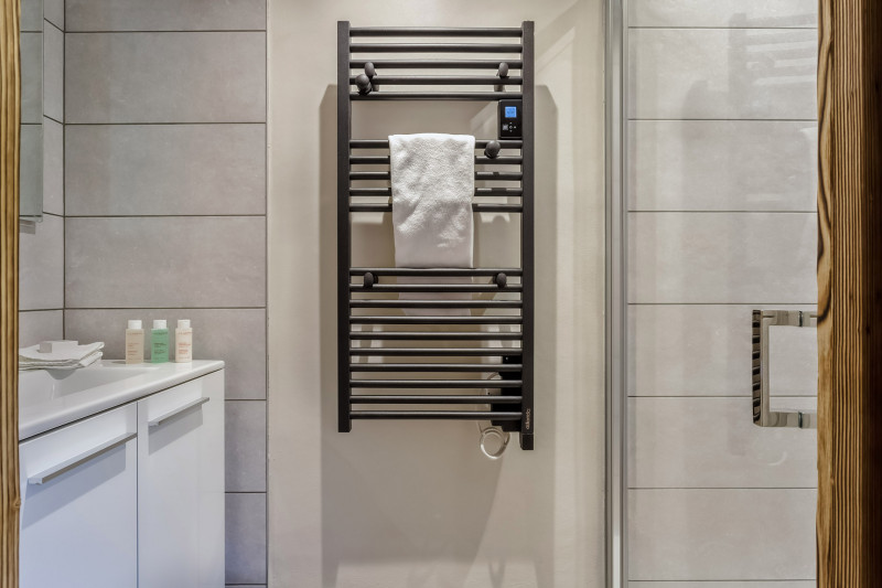 _lv_images__lot_0000000851_11_17155579