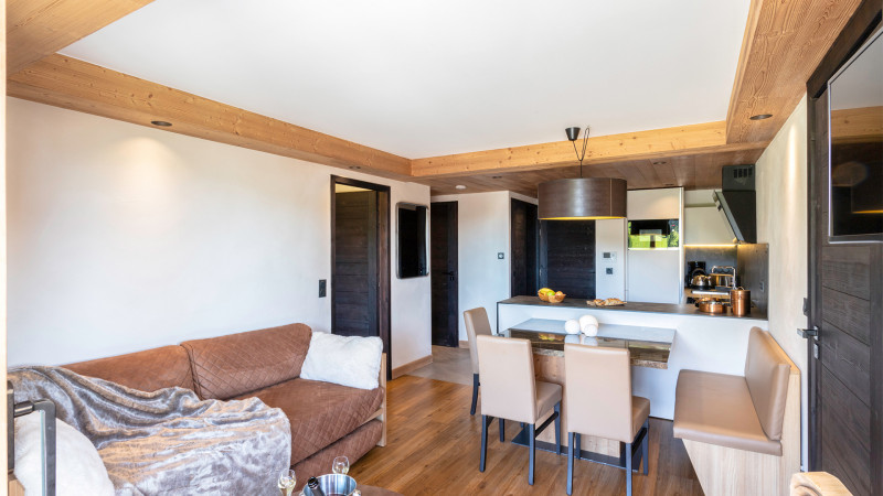 _lv_images__lot_0000000867_07_17156020