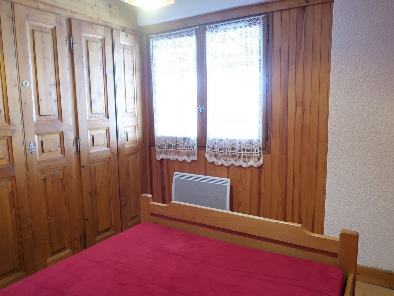 _lv_images__lot_0000000877_04_17155781