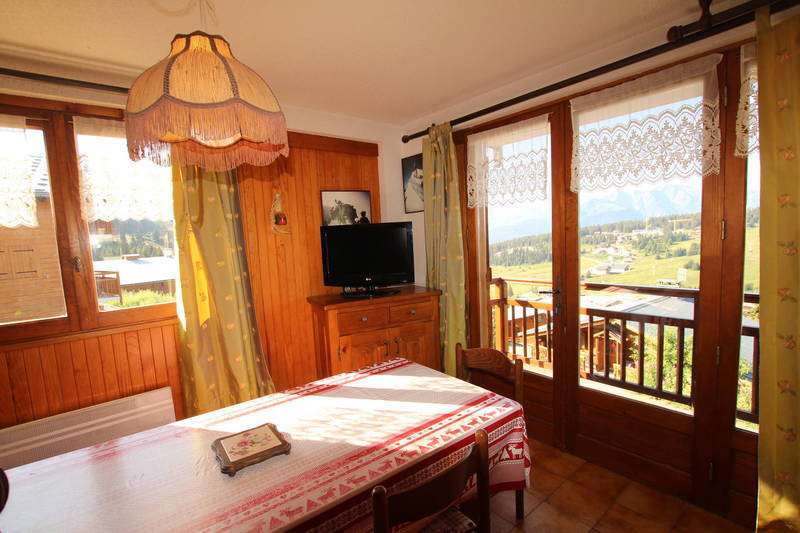 _lv_images__lot_0000000884_03_17155819