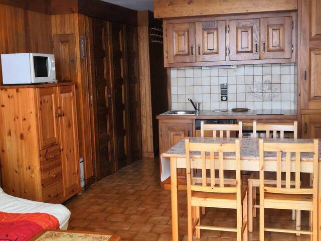 _lv_images__lot_0000000889_02_17156050