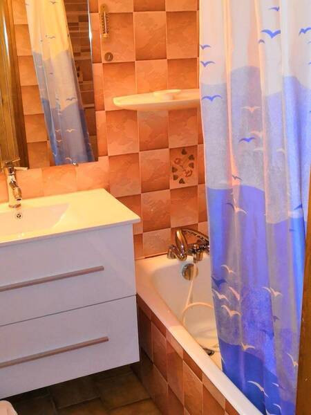 _lv_images__lot_0000000889_05_17156055