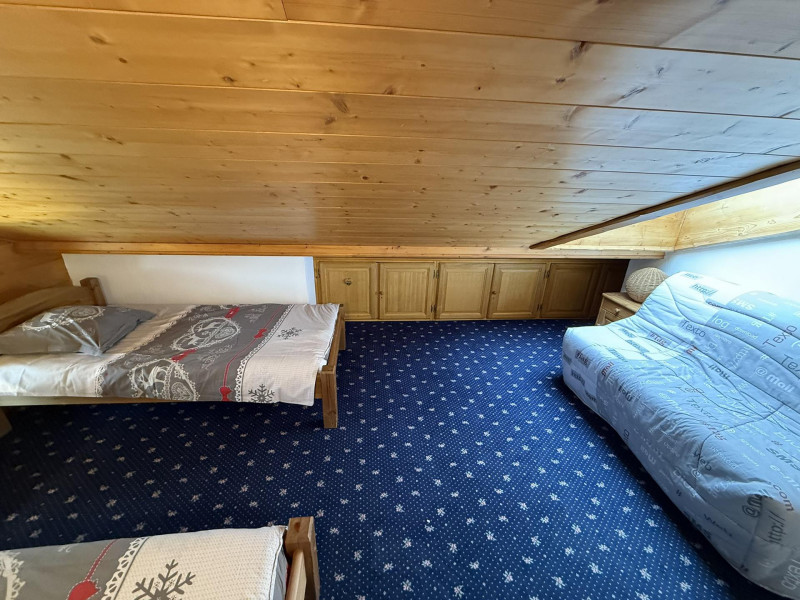 _lv_images__lot_0001010012_09_20616497