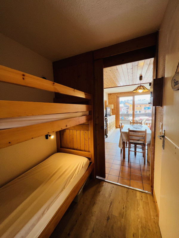 _lv_images__lot_0001020102_08_20507054