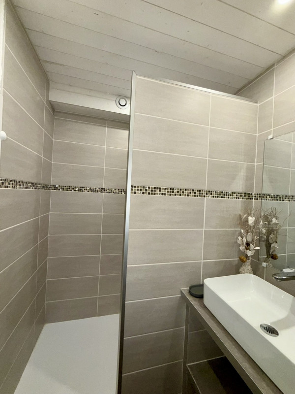 _lv_images__lot_0001020106_03_22295466