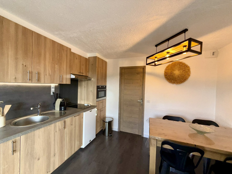 _lv_images__lot_0001020106_06_20372613