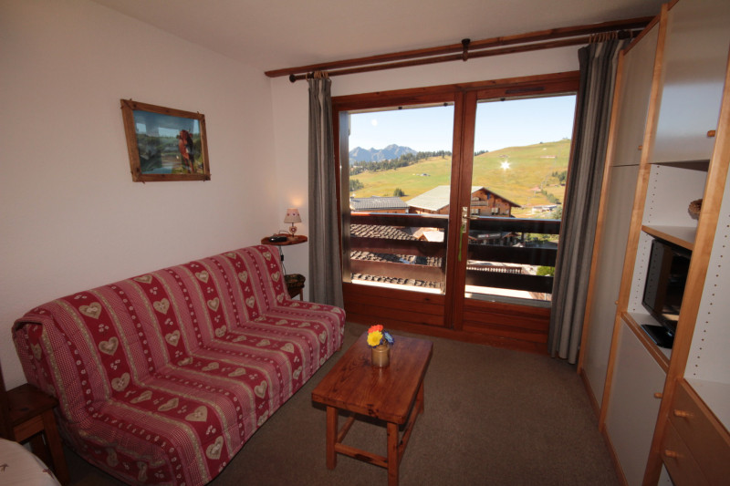 _lv_images__lot_0001040212_08_20821459