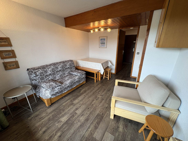 _lv_images__lot_0001040215_07_23626994