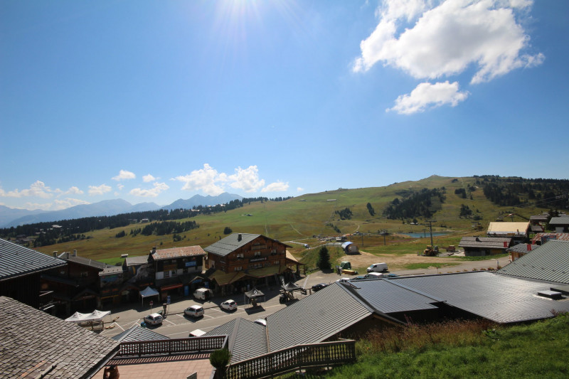 _lv_images__lot_0001040216_10_18647311