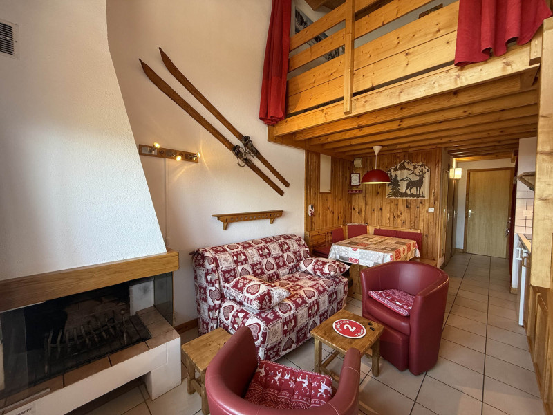 _lv_images__lot_0001060006_01_20281835