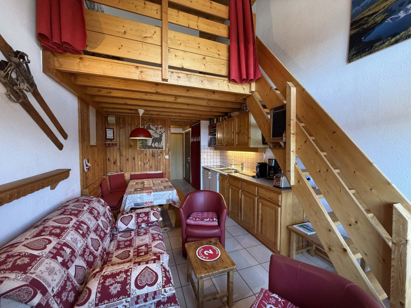 _lv_images__lot_0001060006_07_20251454