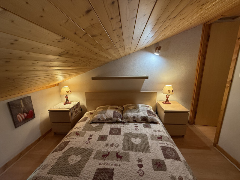 _lv_images__lot_0001060006_09_22174054