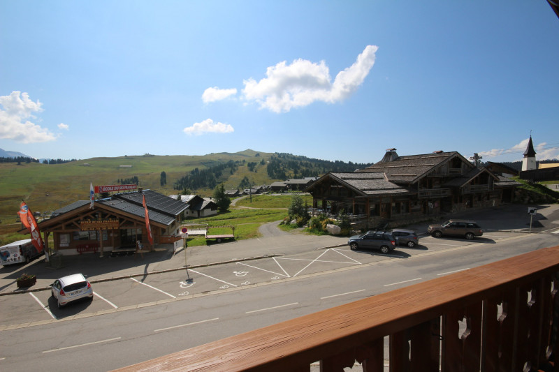 _lv_images__lot_0001060041_14_20711019