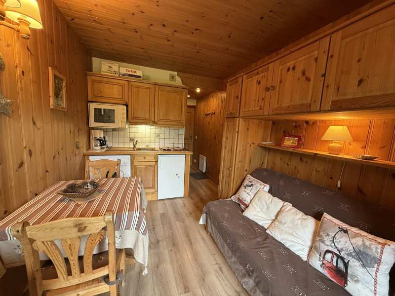 _lv_images__lot_0001070009_01_21241329