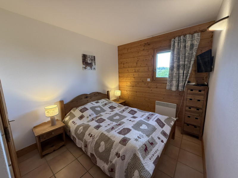 _lv_images__lot_0001080004_09_20425883