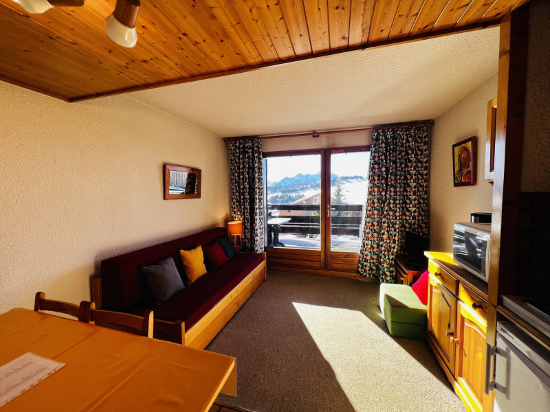 _lv_images__lot_0001100304_07_21705687