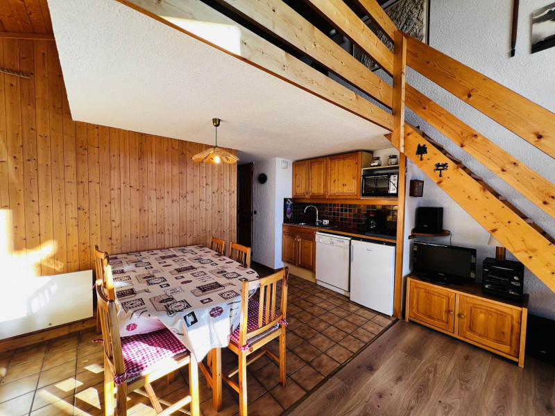 _lv_images__lot_0001100313_02_20820032