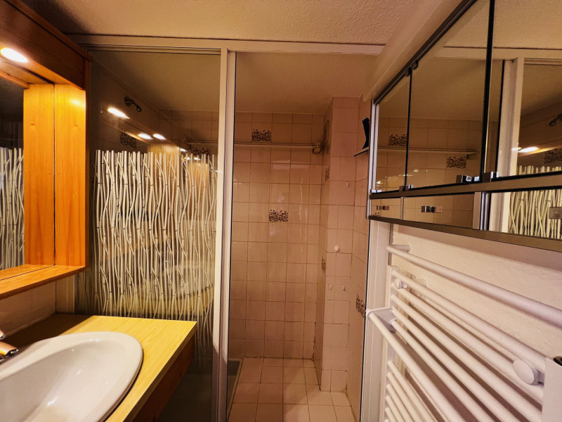_lv_images__lot_0001100313_08_19070117