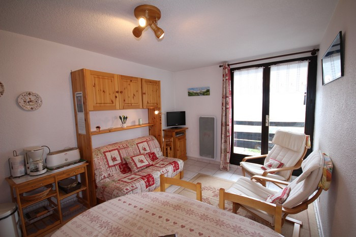 _lv_images__lot_0001130017_01_20538043