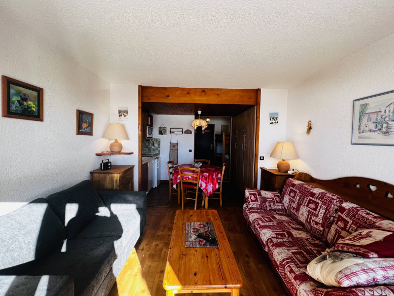 _lv_images__lot_0001170002_01_19653194