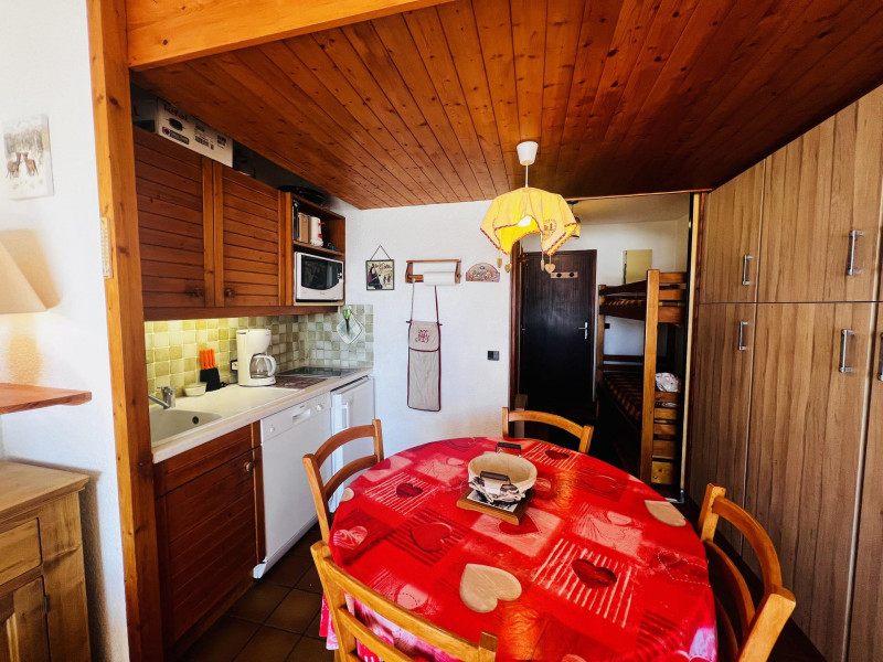 _lv_images__lot_0001170002_07_22308604