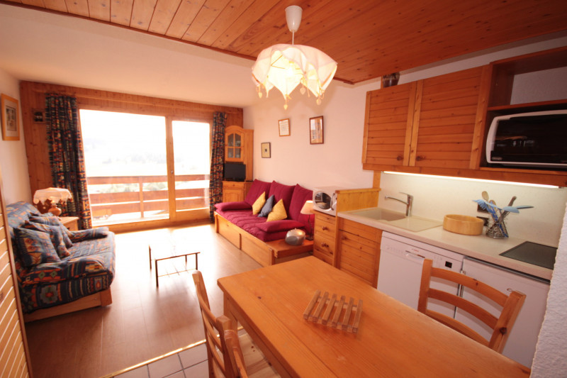 _lv_images__lot_0001170008_08_20883591