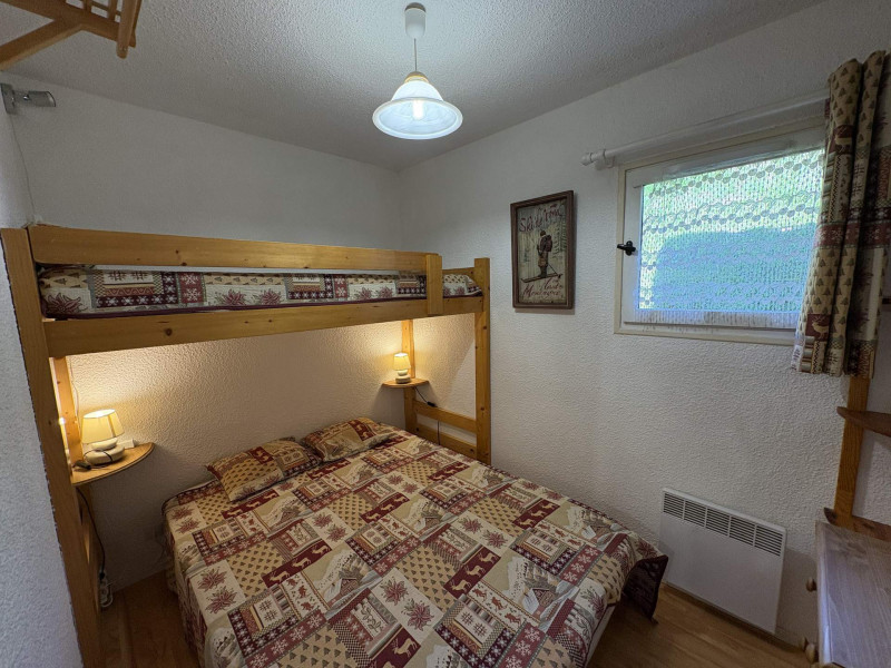 _lv_images__lot_0001200034_10_23437681