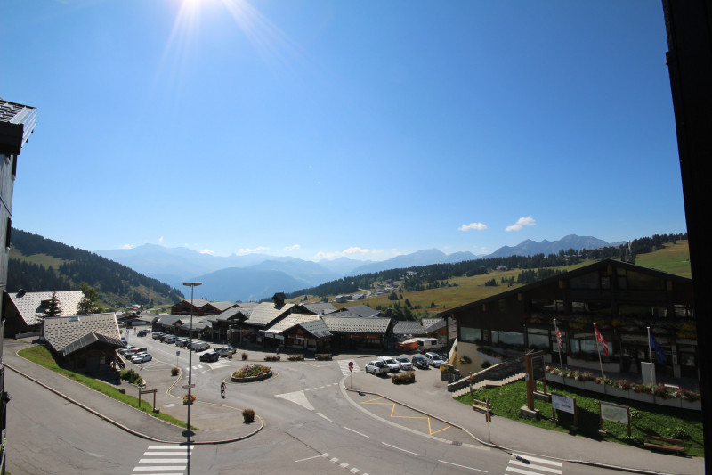 _lv_images__lot_0001210019_09_18991834