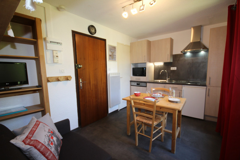 _lv_images__lot_0001210021_05_21187868