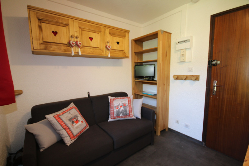 _lv_images__lot_0001210021_07_22336422