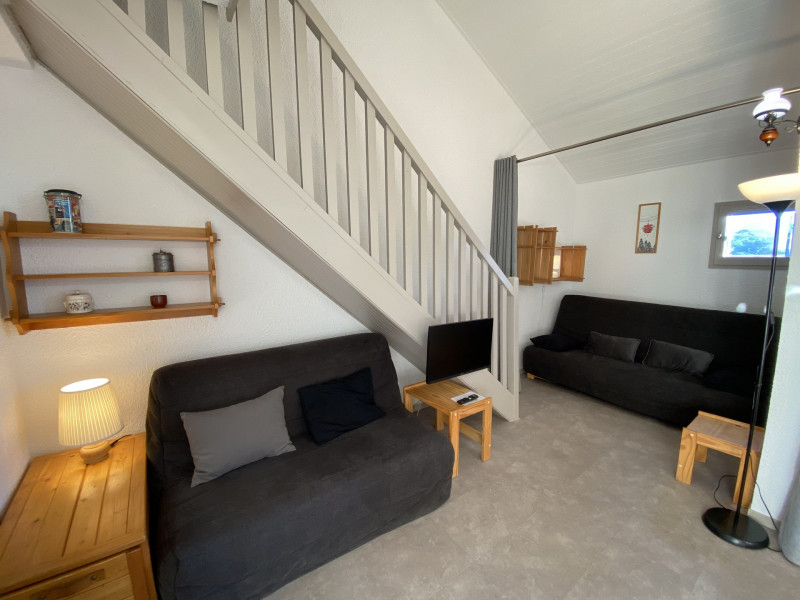 _lv_images__lot_0001210023_09_22226516