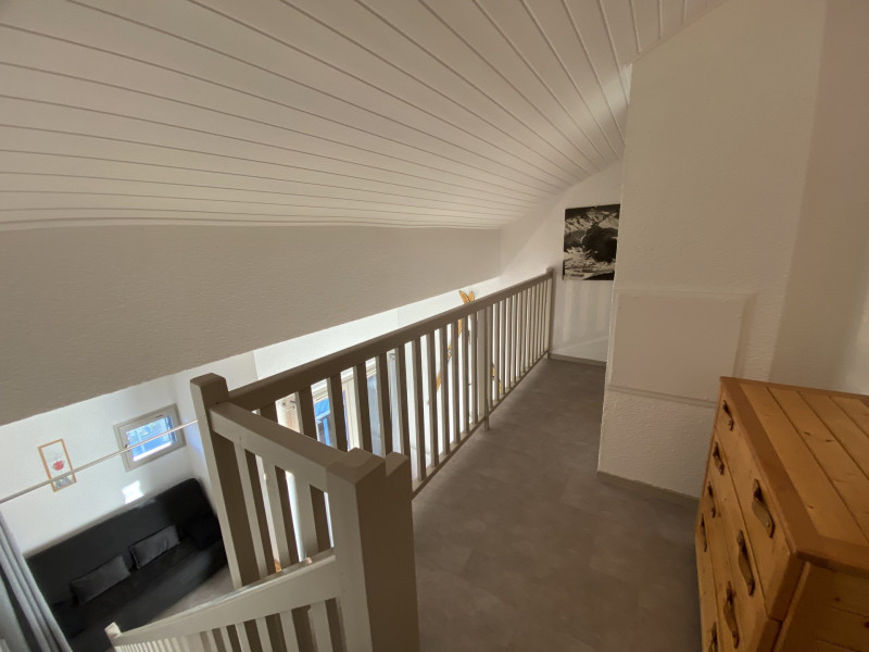 _lv_images__lot_0001210023_12_20516880