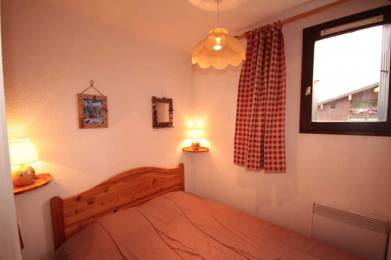 _lv_images__lot_0001220030_02_21136147