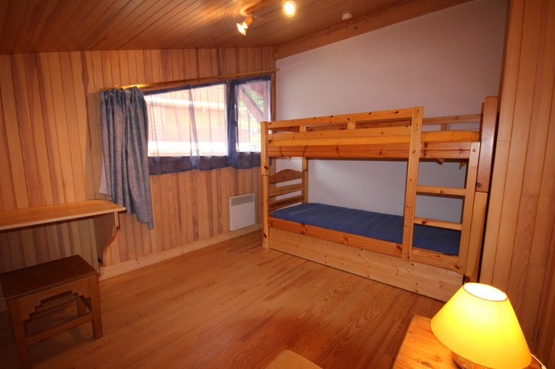 _lv_images__lot_0001270010_11_22269399