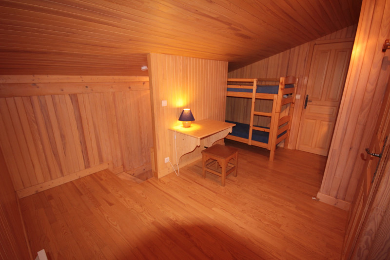 _lv_images__lot_0001270010_12_20596104