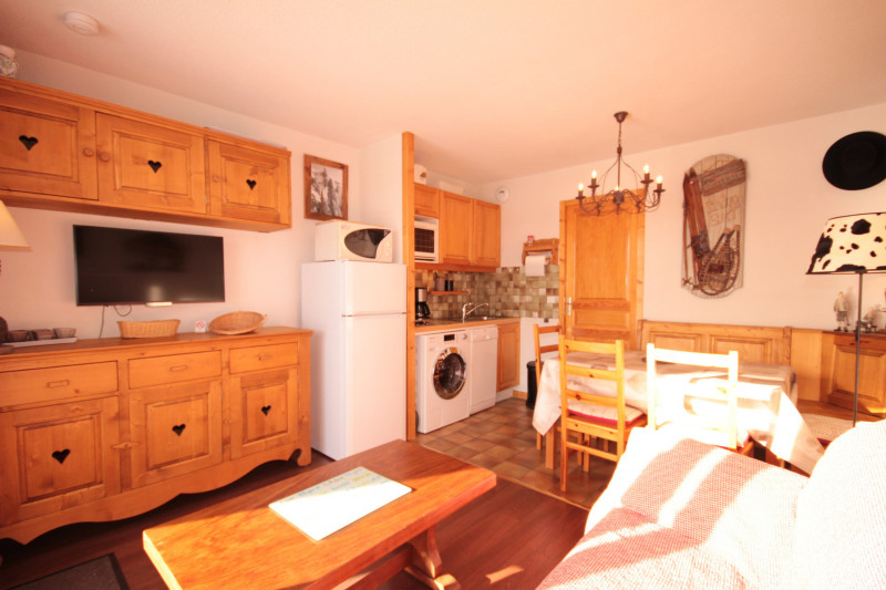 _lv_images__lot_0001370110_01_20111179