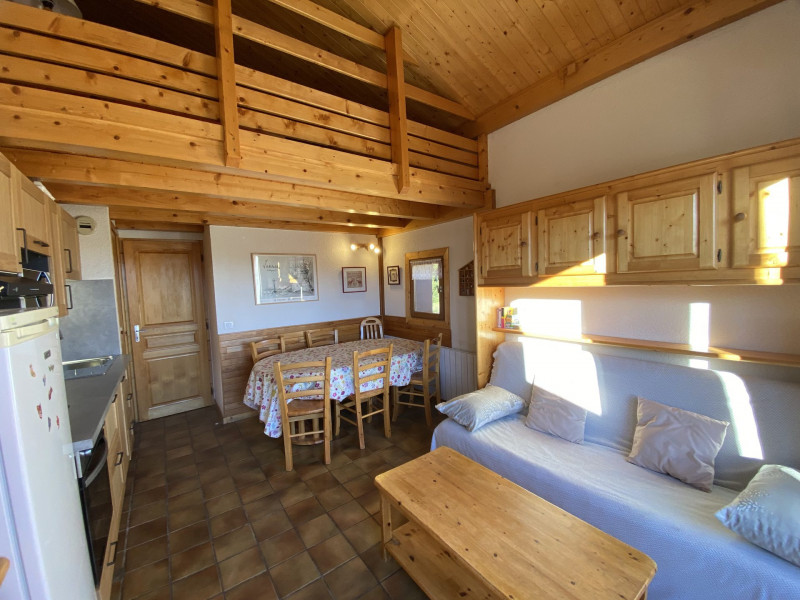 _lv_images__lot_0001380215_01_21867497