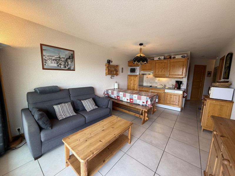 _lv_images__lot_0001420602_01_20530383