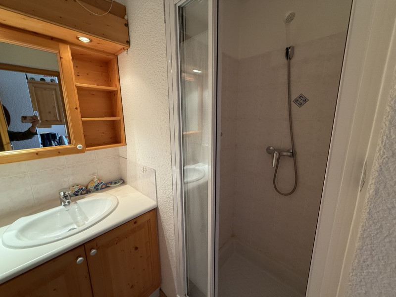 _lv_images__lot_0001420602_09_22323063